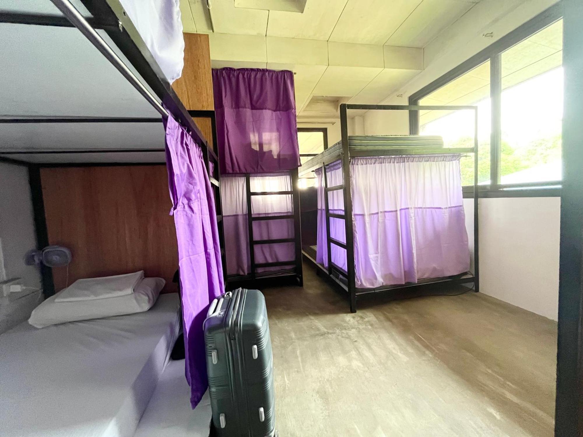 Uncharted Hostel Пуэрто-Галера Экстерьер фото